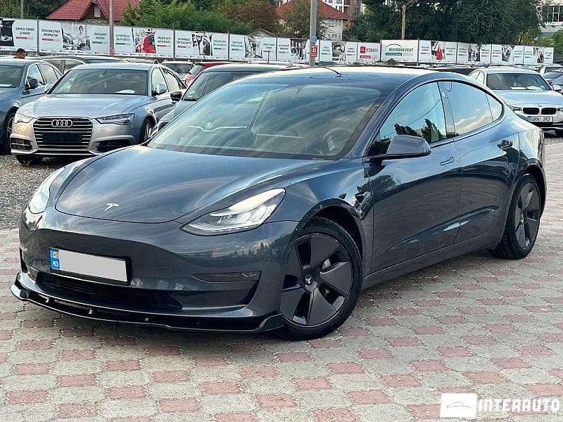 Tesla Model 3 2020