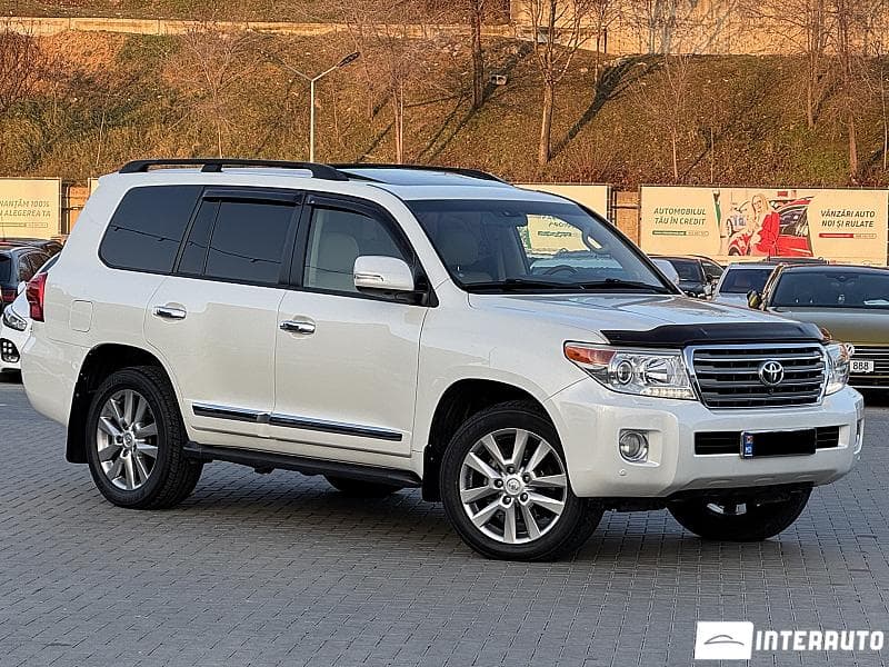 Toyota Land Cruiser 2013