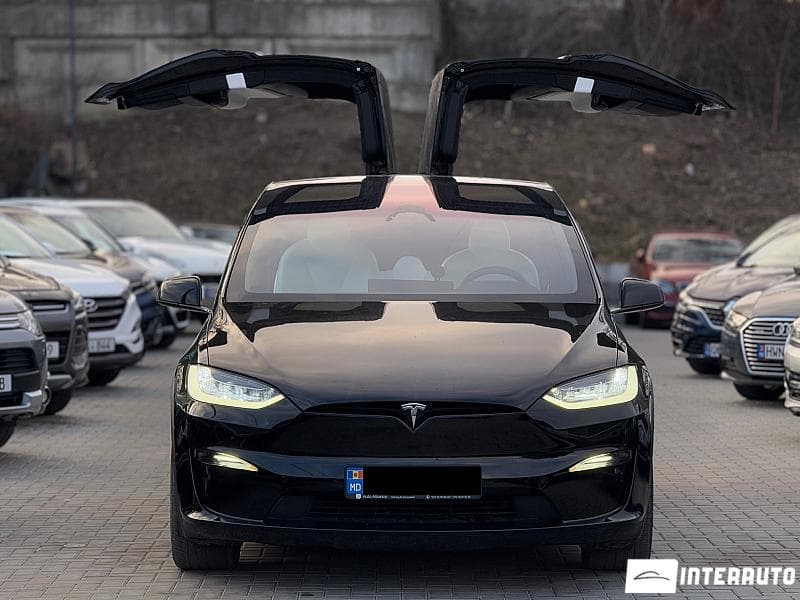 Tesla Model X 2022
