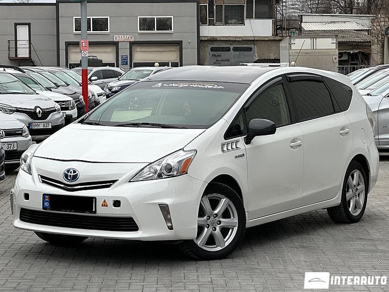 Toyota Prius Plus / V 2012