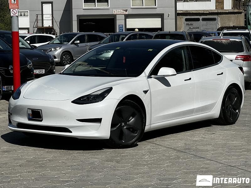 Tesla Model 3 2020