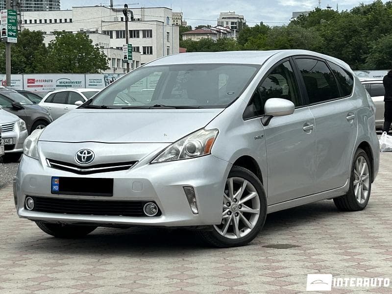 Toyota Prius Plus / V 2012