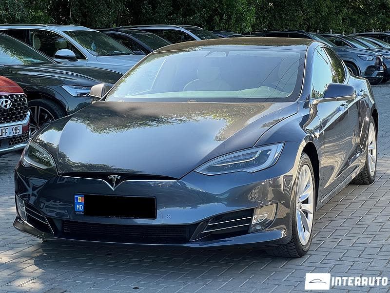 Tesla Model S 2018