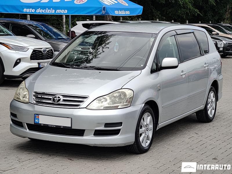 Toyota Avensis Verso 2004