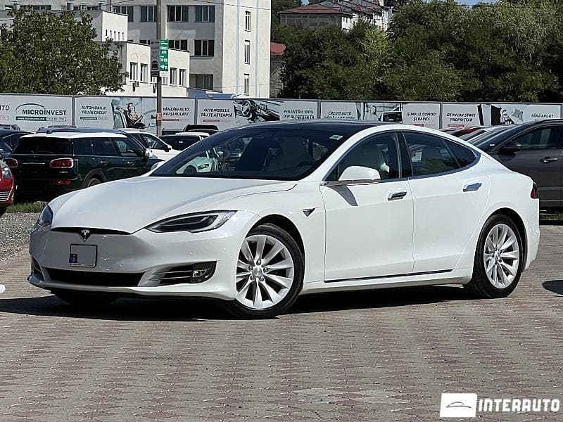 Tesla Model S 2020