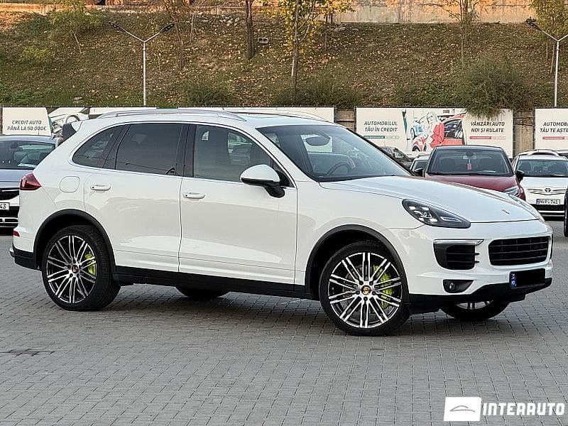 Porsche Cayenne S Hybrid 2016