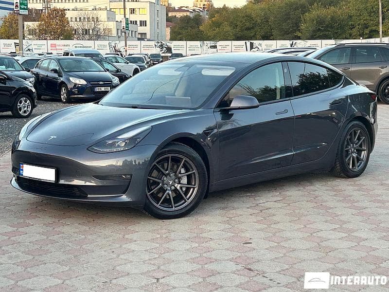Tesla Model 3 2020
